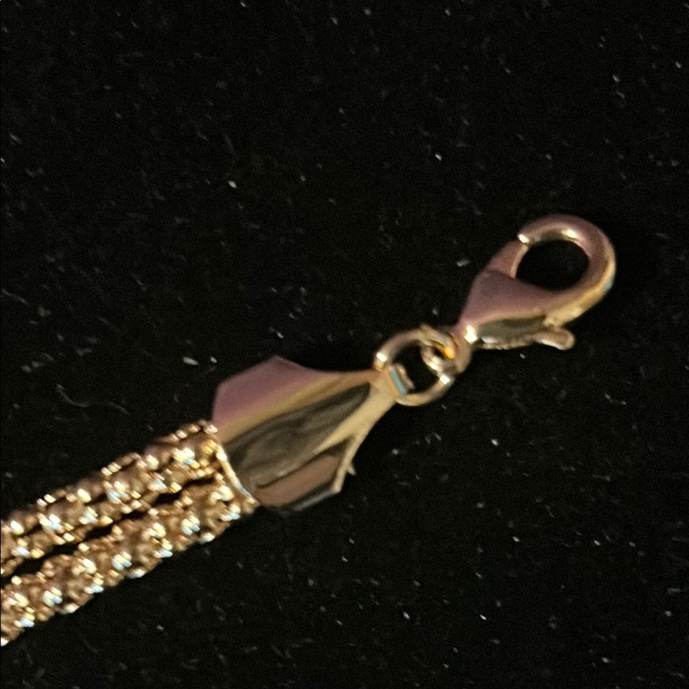*Vintage-Inspired Gold Tone & Iridescent Gemstone Bracelet with Ornate Details - Picture 4 of 8